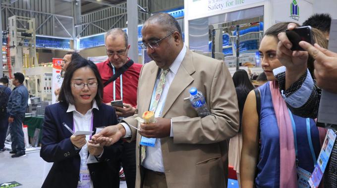 Düşük Enerjili Yüksek Hızlı 2000 adet/saat Tortilla Yapma Makinesi 15